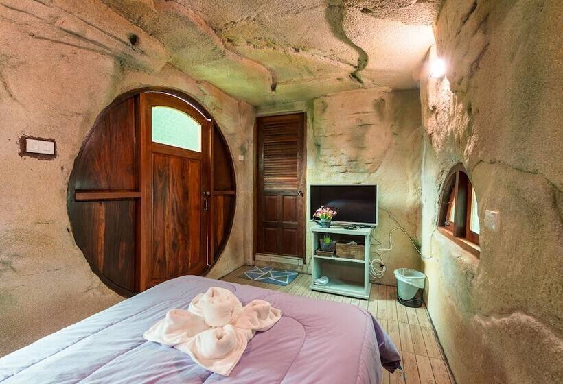 בית מלון כפרי Alongkorn Farm And Resort