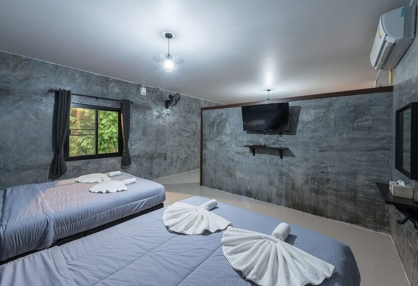 בית מלון כפרי Alongkorn Farm And Resort