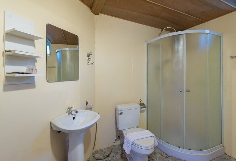 בית מלון כפרי Alongkorn Farm And Resort