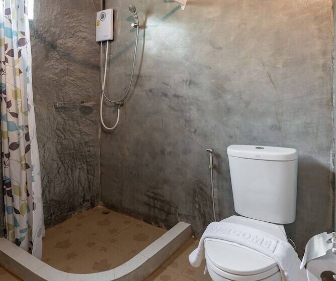 בית מלון כפרי Alongkorn Farm And Resort