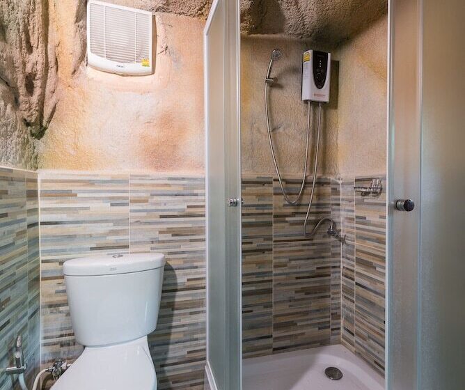 בית מלון כפרי Alongkorn Farm And Resort