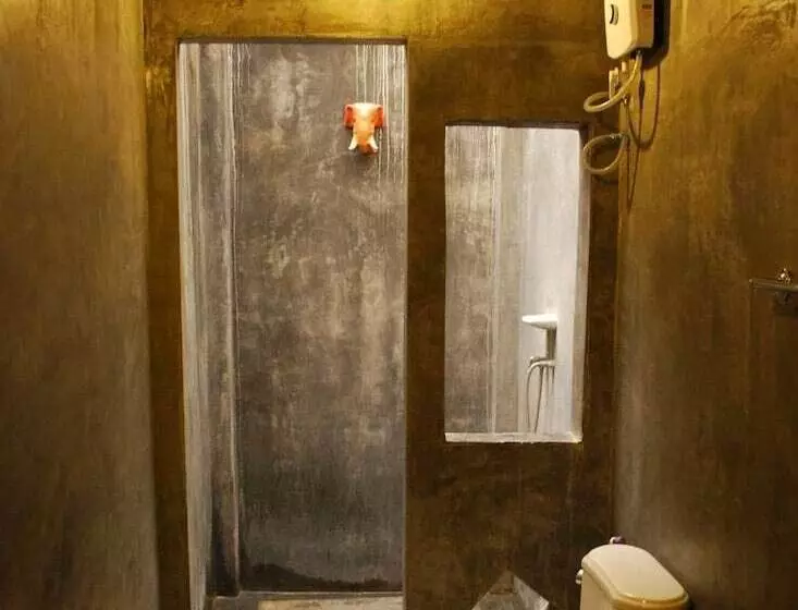 هتل Chatchanan Resort