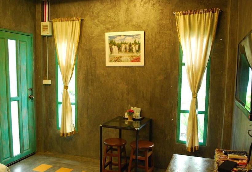 فندق Chatchanan Resort