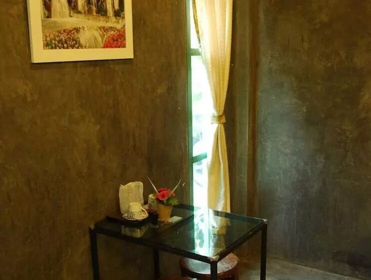 هتل Chatchanan Resort