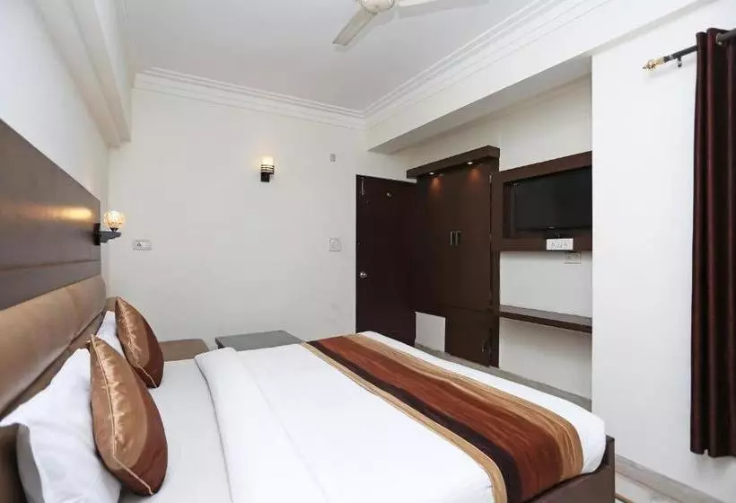 ホテル Gulmohar Guest House By Oyo