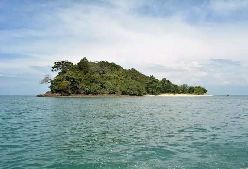 ホテル The Jemuruk Island Resort