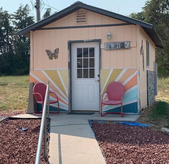 Meadow Park Motel On 385