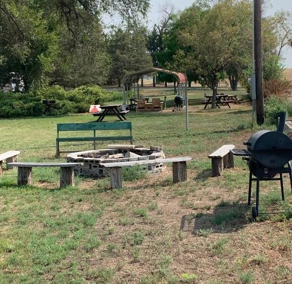 Meadow Park Motel On 385