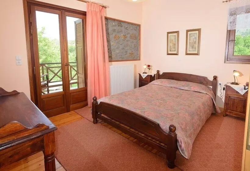 ペンション Evrostini Guest House