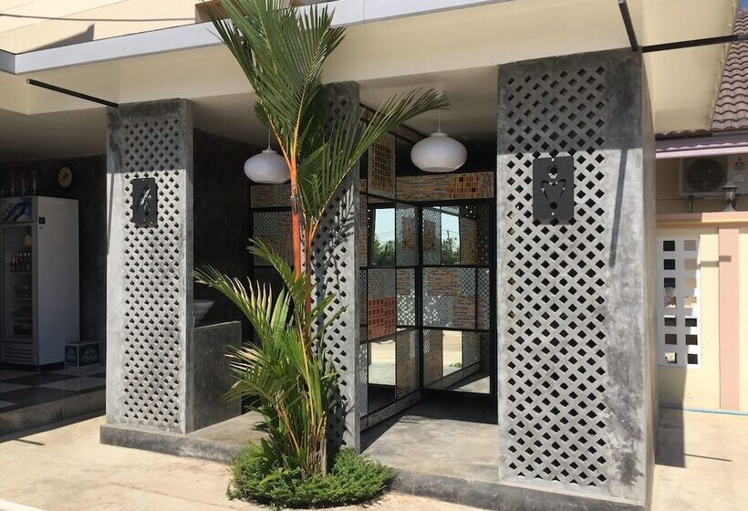 Phetcharat Grand Hotel Maesot