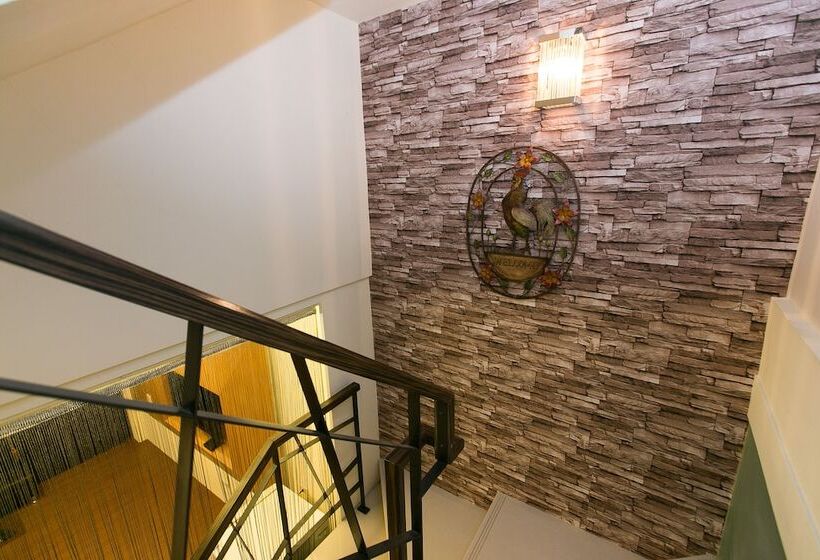 تختخواب و صبحانه Liang Ren