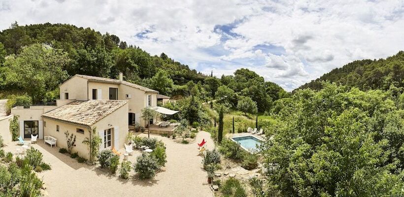 مبيت وإفطار Mas De La Baume