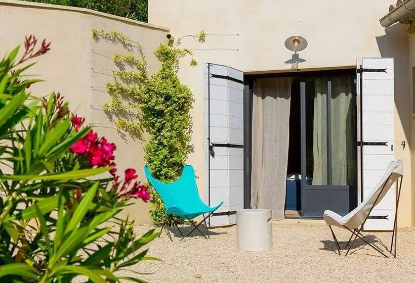 Aamiaismajoitus (B&B) Mas De La Baume