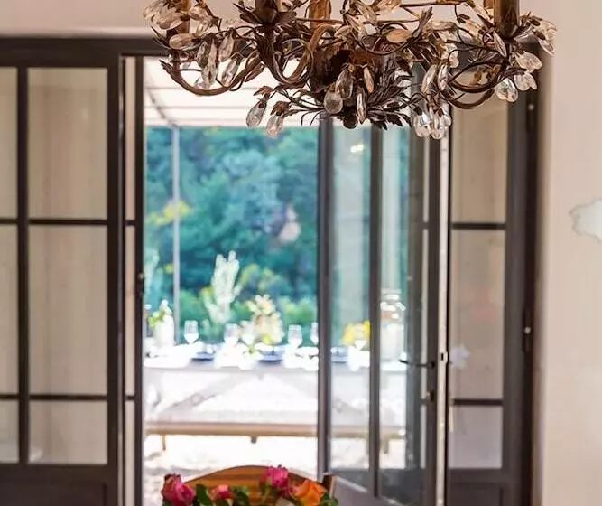 Aamiaismajoitus (B&B) Mas De La Baume