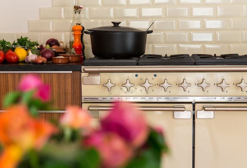 مبيت وإفطار Mas De La Baume