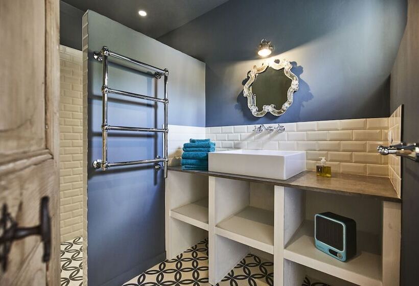 مبيت وإفطار Mas De La Baume