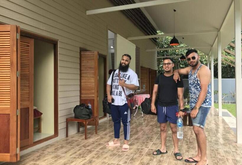 호텔 Baan Hinlad Home And Hostel