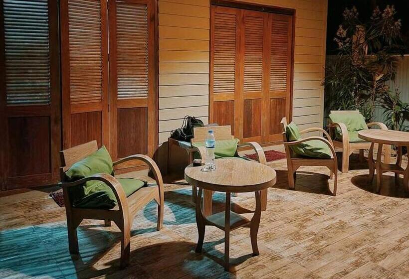 호텔 Baan Hinlad Home And Hostel
