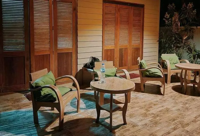 Hotelli Baan Hinlad Home And Hostel