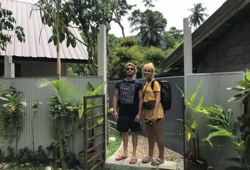 Hotelli Baan Hinlad Home And Hostel