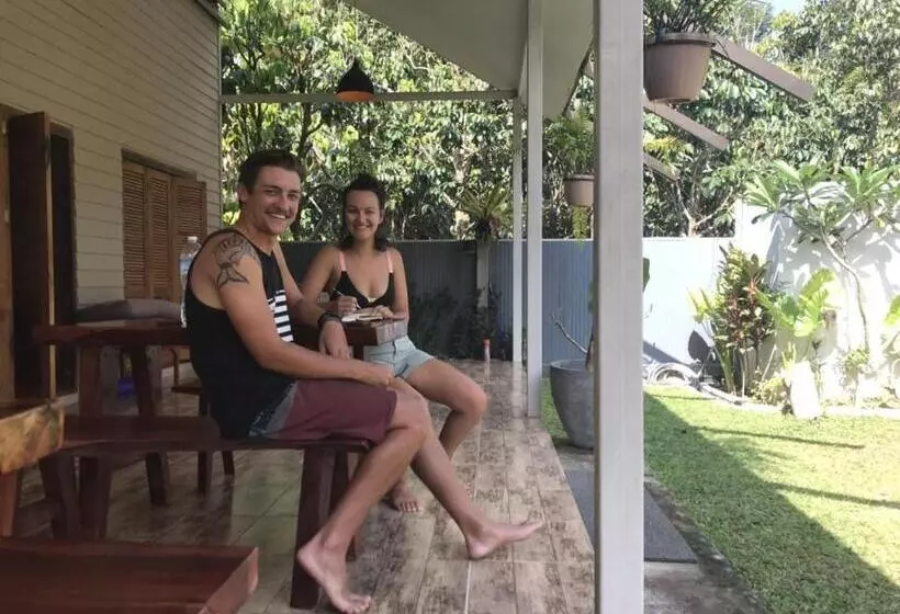 Hotelli Baan Hinlad Home And Hostel