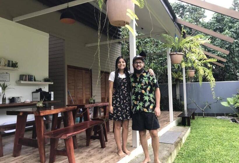 호텔 Baan Hinlad Home And Hostel