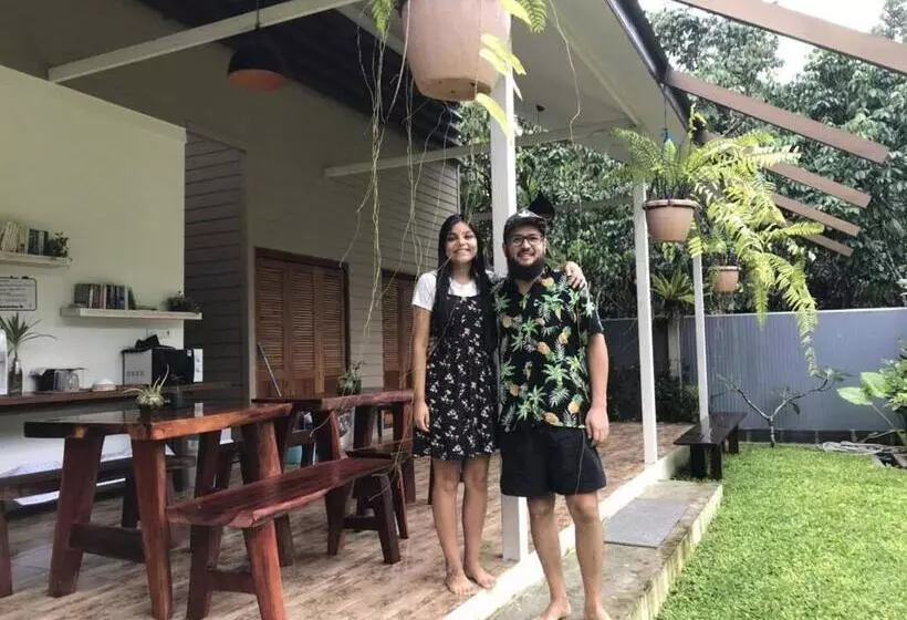 Hotelli Baan Hinlad Home And Hostel