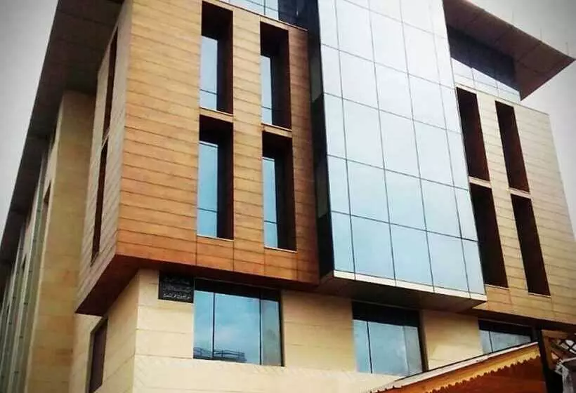 هتل Regenta Central Srinagar, Rajbagh