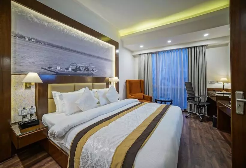 هتل Regenta Central Srinagar, Rajbagh