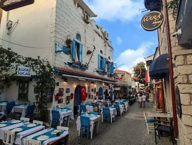 هتل Woodstock Alaçatı