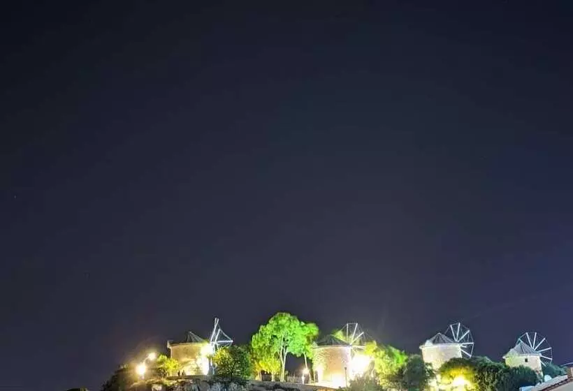 هتل Woodstock Alaçatı