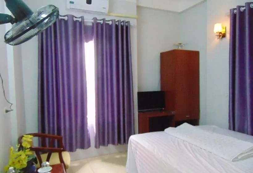 Huy Hoang Airport Hotel