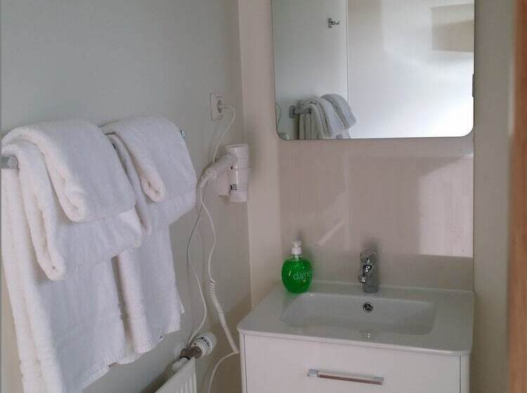 پانسیون Guesthouse Stöng And Cottages