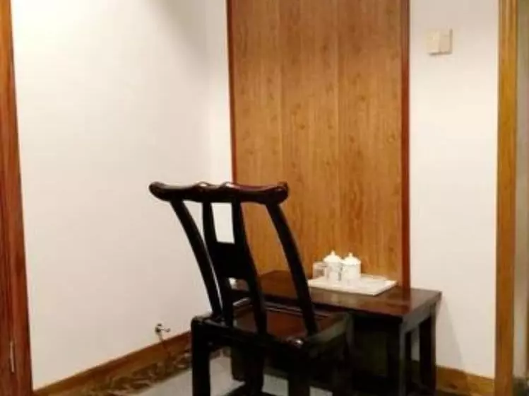 Qijiayi Theme Hostel No.2 Shop