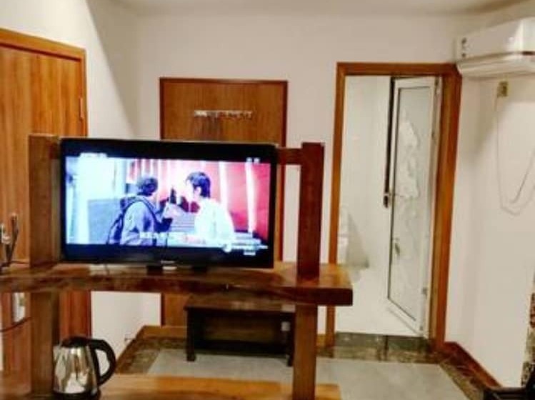 Qijiayi Theme Hostel No.2 Shop