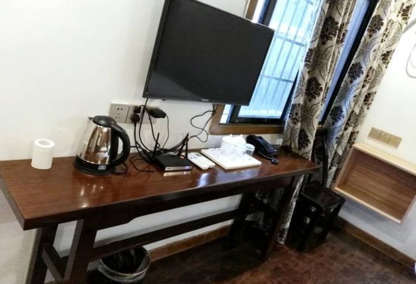 Qijiayi Theme Hostel No.2 Shop