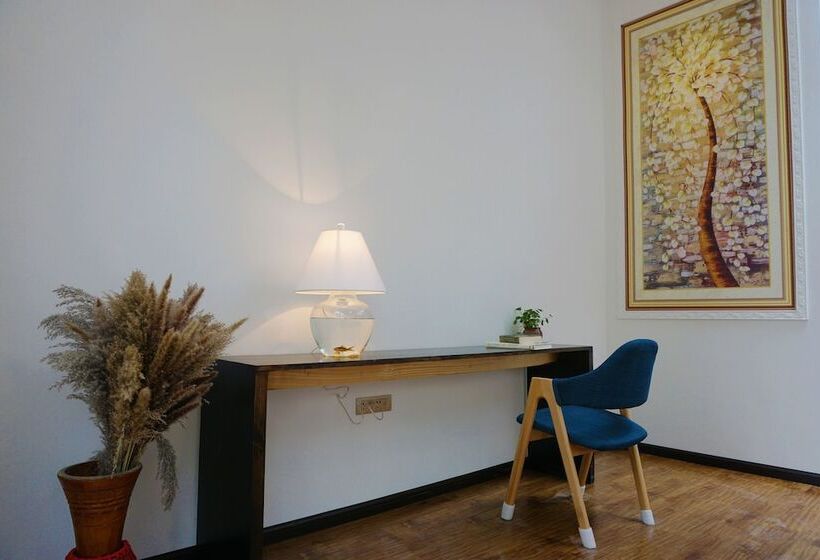 Dali Five Elements Hostel