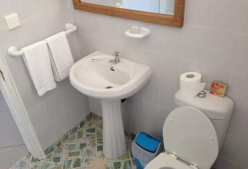 مسافرخانه Oasis Vacances