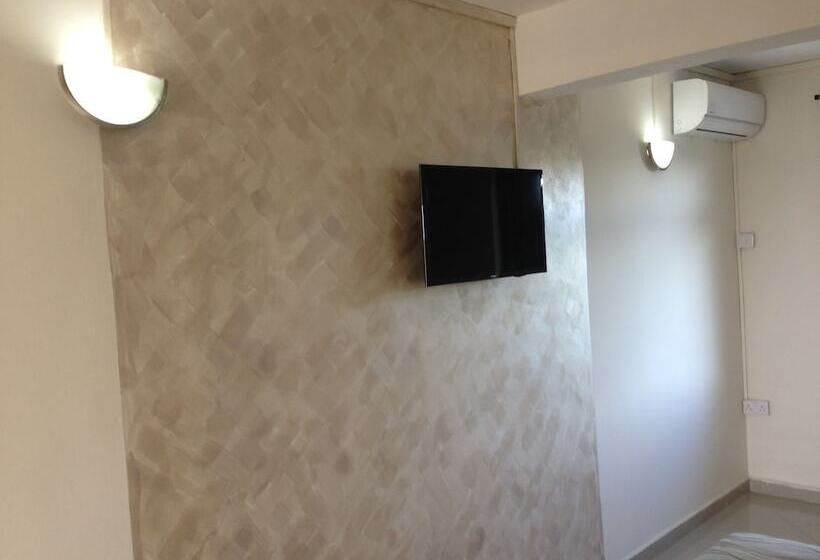 Hostal Oasis Vacances