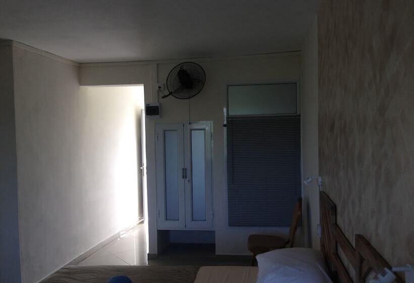 Hostal Oasis Vacances