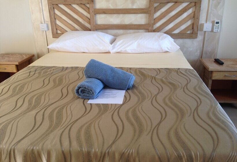 Hostal Oasis Vacances