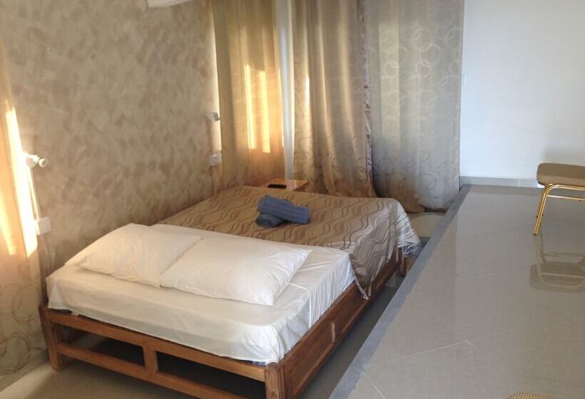 Hostal Oasis Vacances