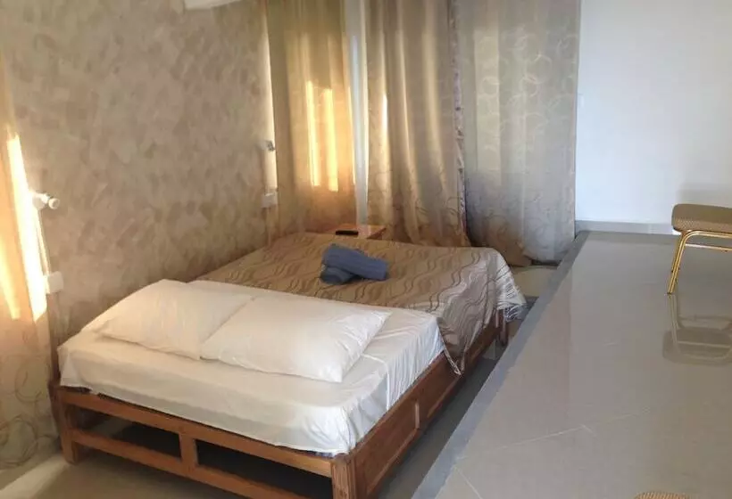 مسافرخانه Oasis Vacances