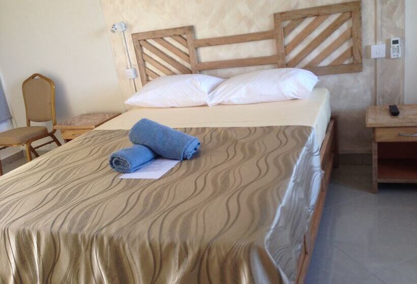 Hostal Oasis Vacances