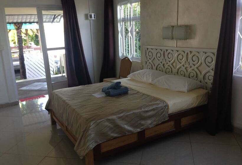 Hostal Oasis Vacances