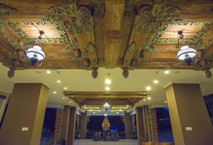 Hotelli Java Village Resort