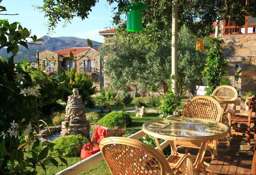 هتل Laz Koyu Konukevi