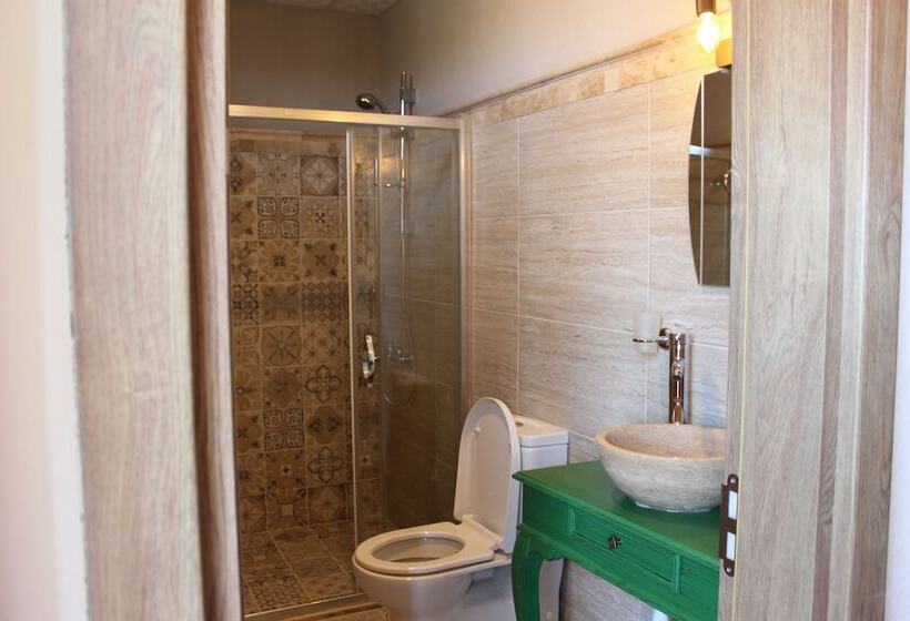 هتل Laz Koyu Konukevi