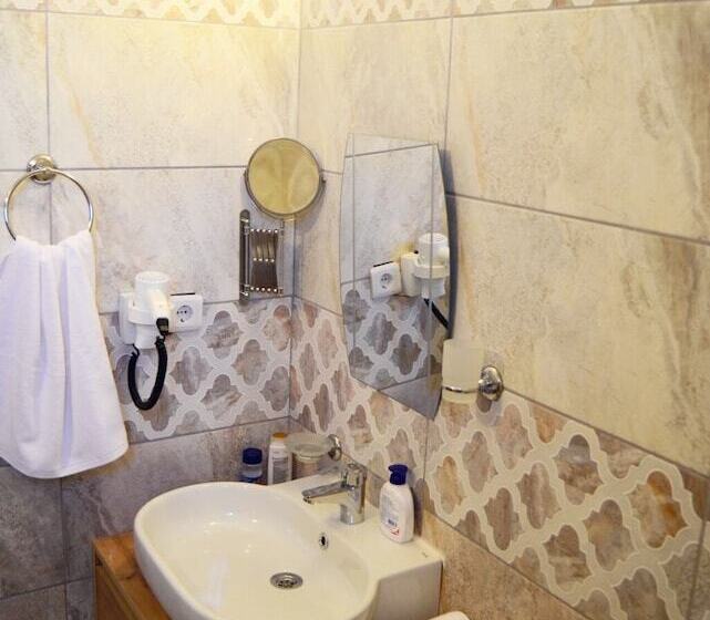 هتل Laz Koyu Konukevi