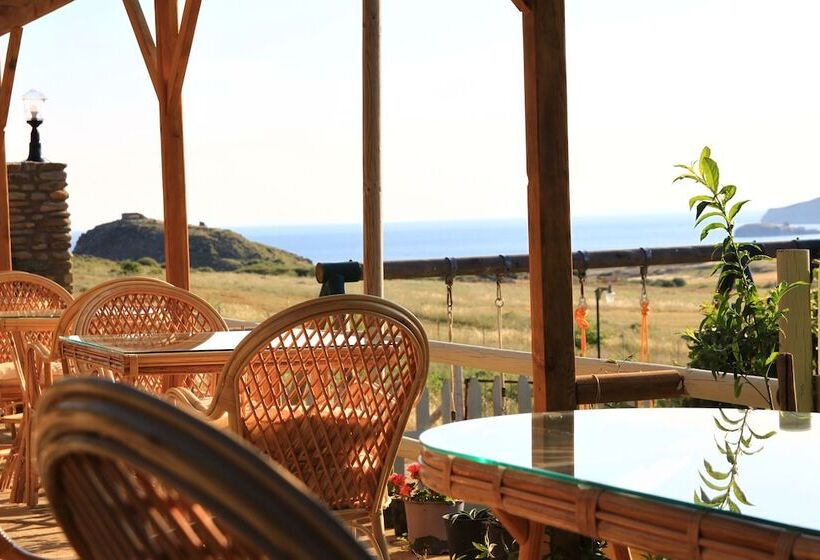 هتل Laz Koyu Konukevi